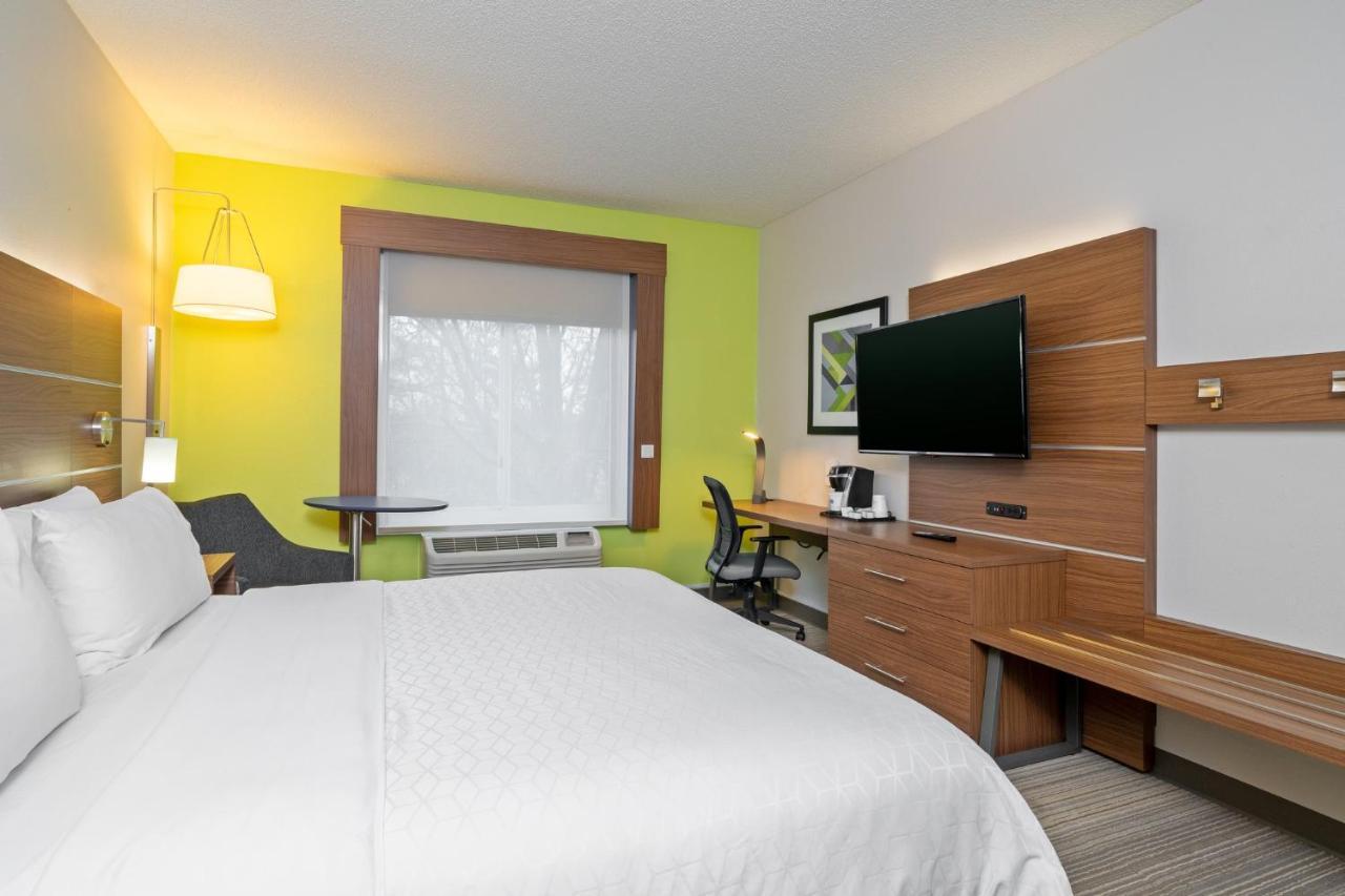Holiday Inn Express Hotel & Suites Woodbridge By Ihg Esterno foto